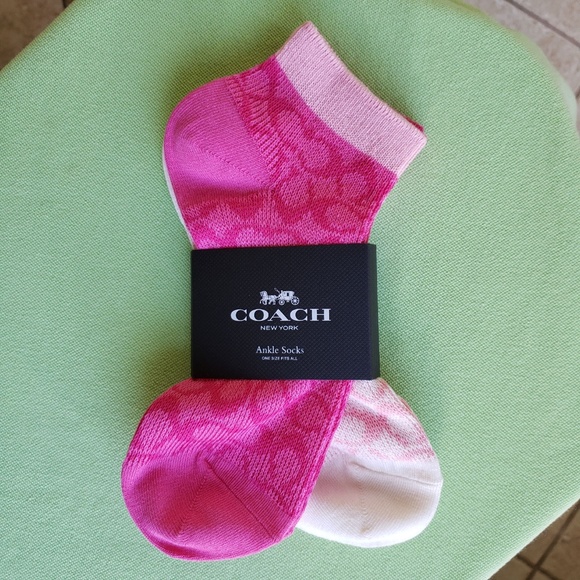 COACH SIGNATURE ANKLE LENGTH SOCKS (PAIR):NWT PINK/CHALK C9136 - Picture 4 of 10